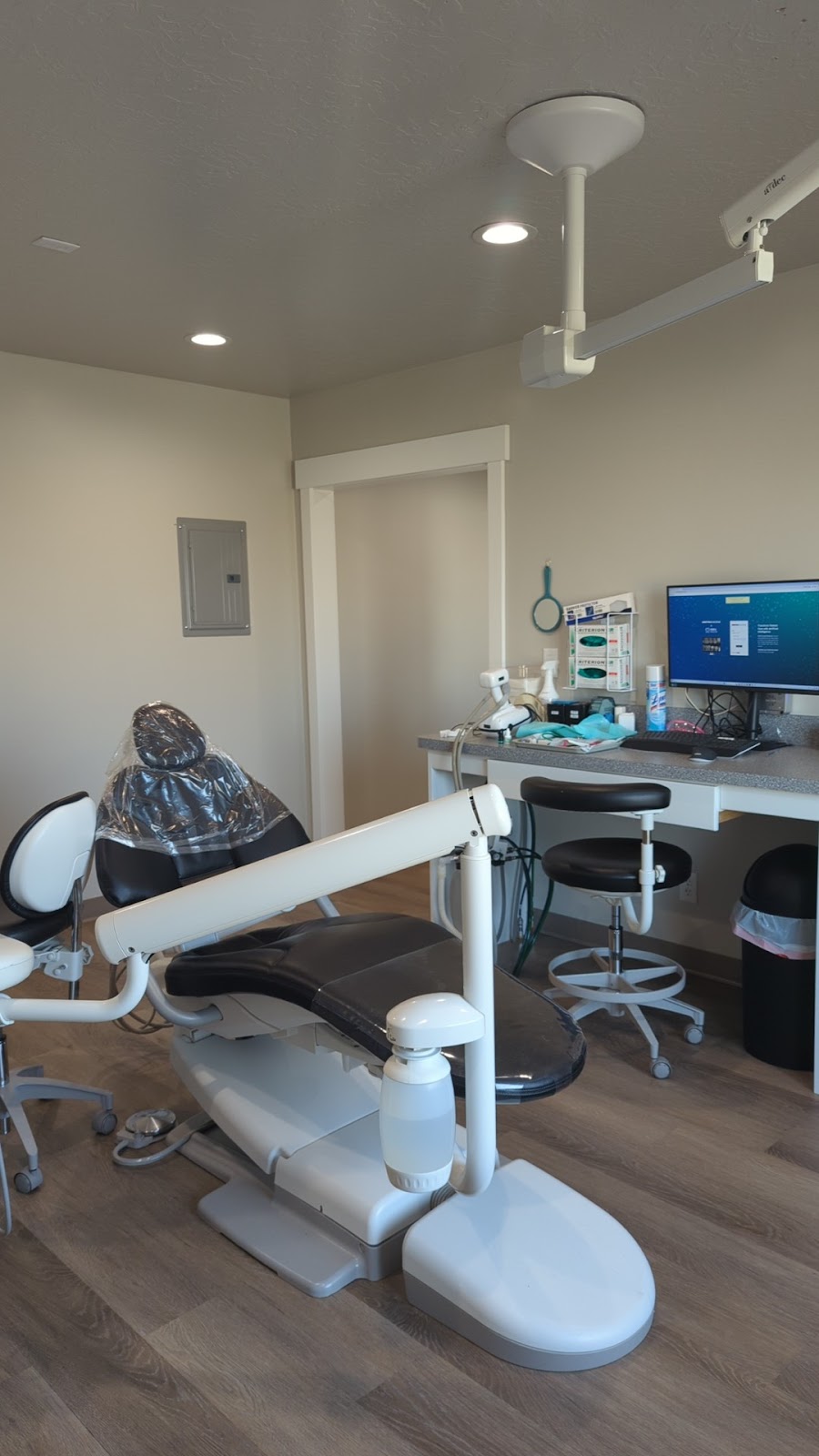 Ashley Valley Family Dental – Dr. Abrams & Dr. Harman